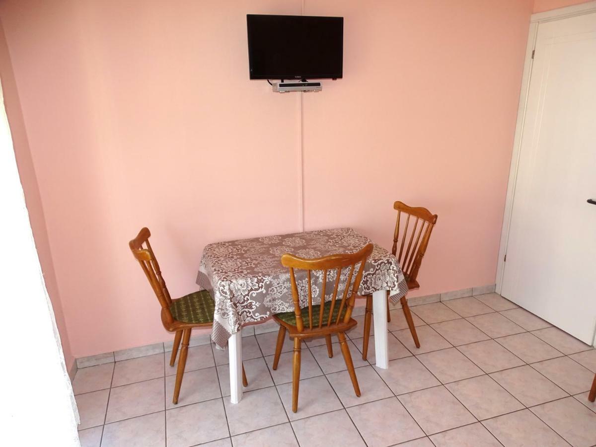 Socrates Apartments Olympiakí Aktí Ngoại thất bức ảnh